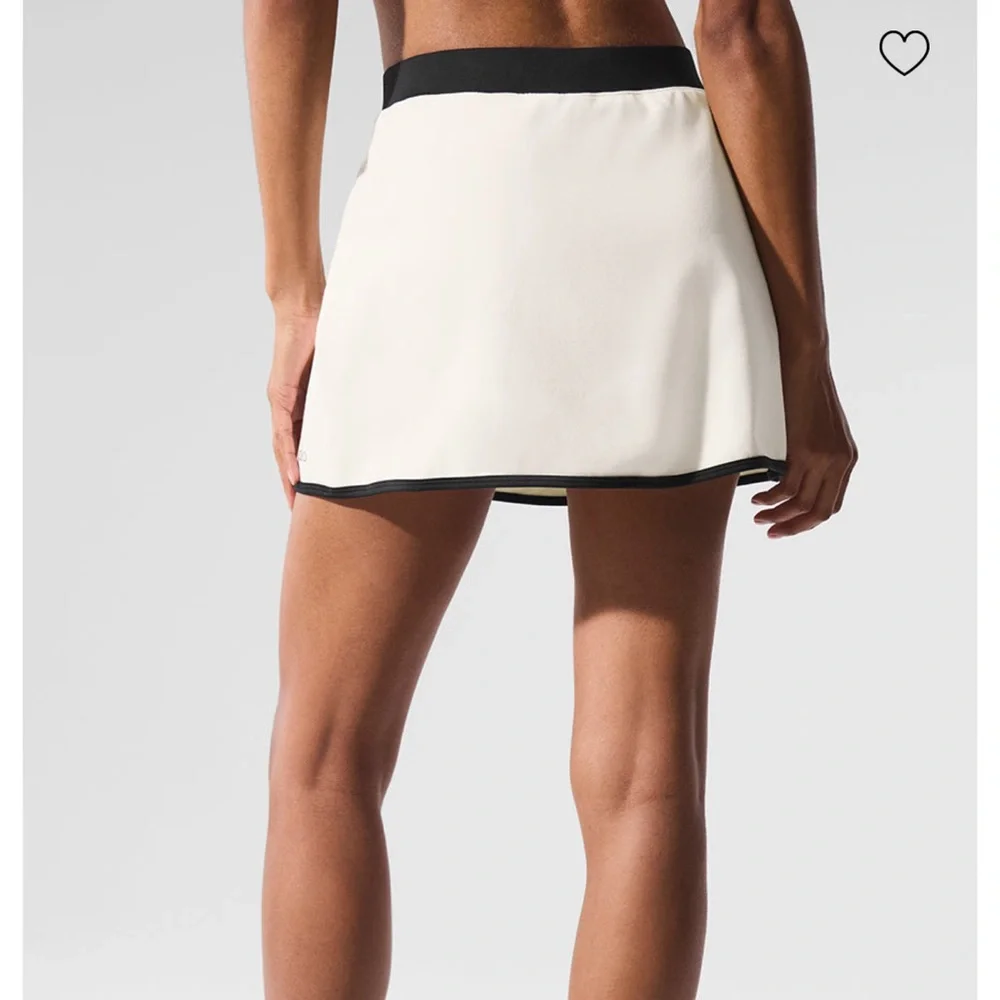 ALO Yoga Cream Skort with Black Trim